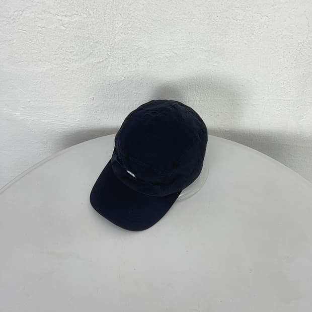 CP 컴퍼니 블랙 나일론 포켓 크롬 로고 R 패널 볼캡