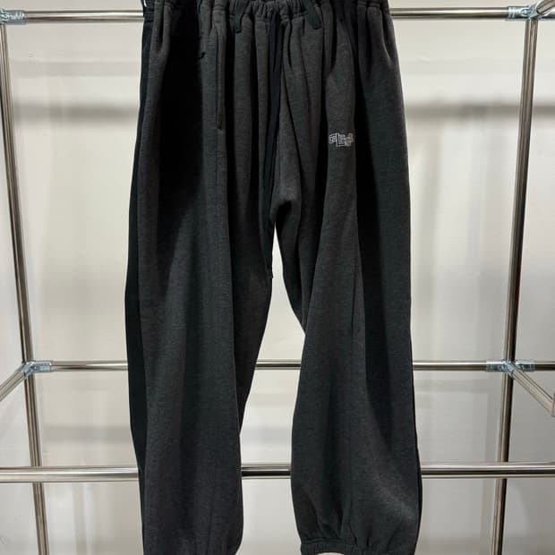 BLESS — N°68 Over Jogging Jeans