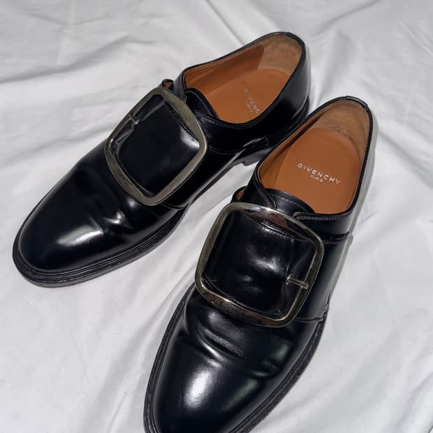 지방시 by 리카르도 티시