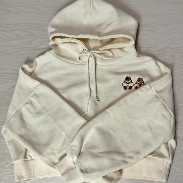디즈니 아이보리 크롭 후드티