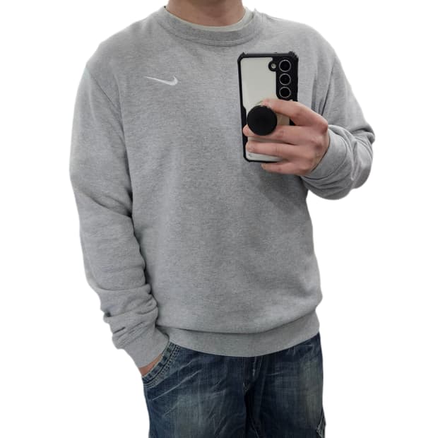 L 100 나이키 솔로스우시 맨투맨 그레이