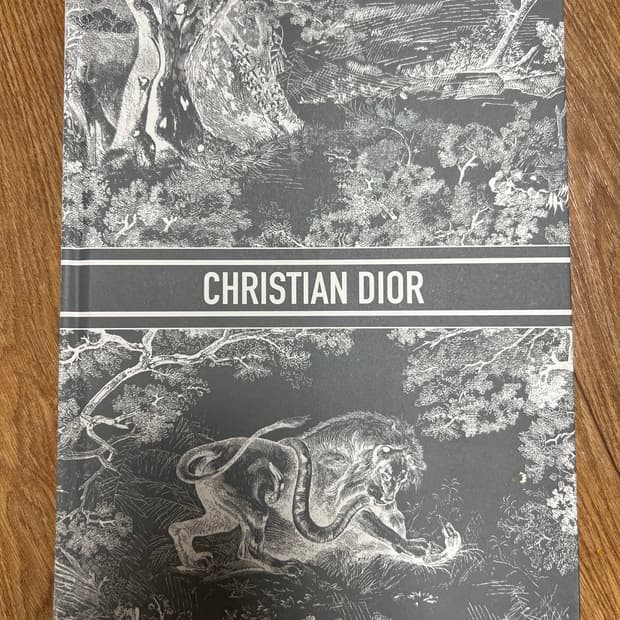 디올 하드커버 노트