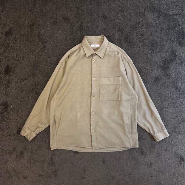 비이커 베이지 셔츠