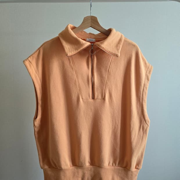 LOWRYS FARM 하프집업 스웨트 베스트