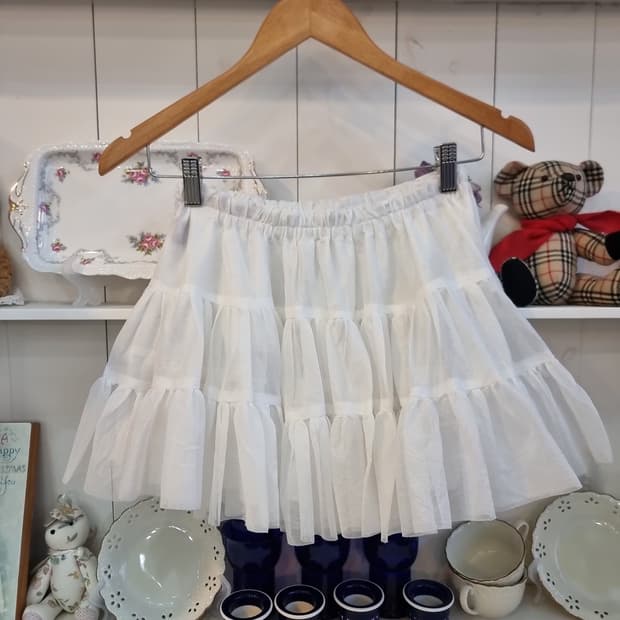 화이트 티어드 페티코트 스커트