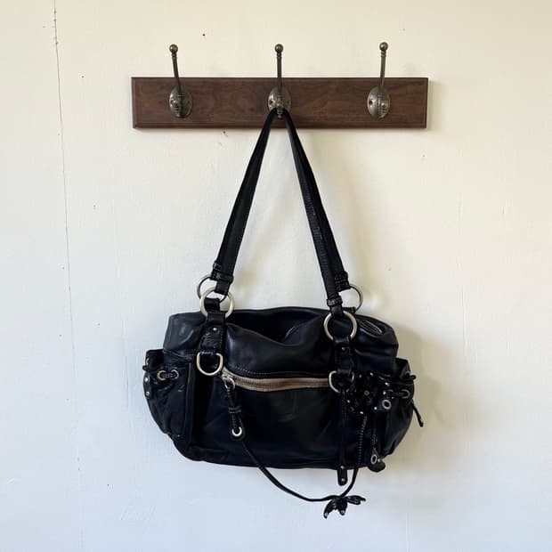 italy 플라워키링 레더 숄더백