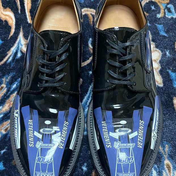 VETEMENTS 베트멍 처치스 블랙 레이스 더비 슈즈