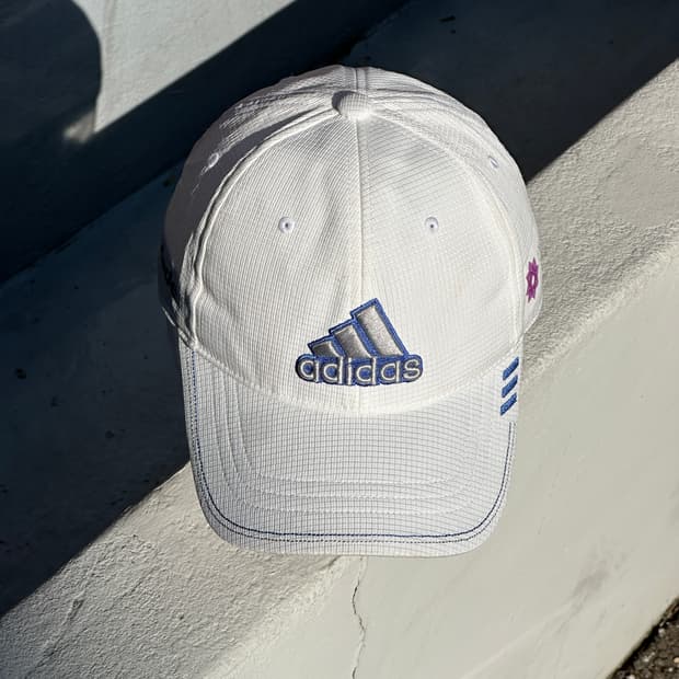 [F] 아디다스 로고 화이트 볼캡 모자