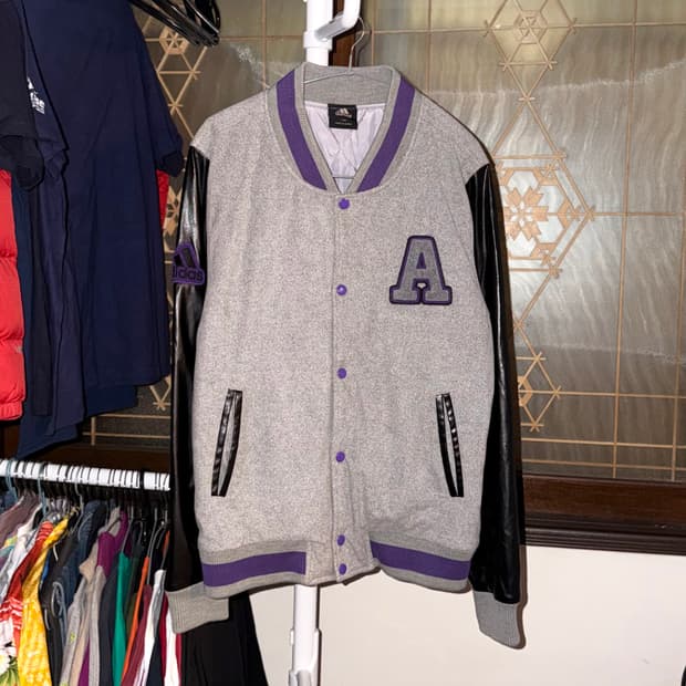 아디다스 가죽 배색 누빔 바시티 자켓