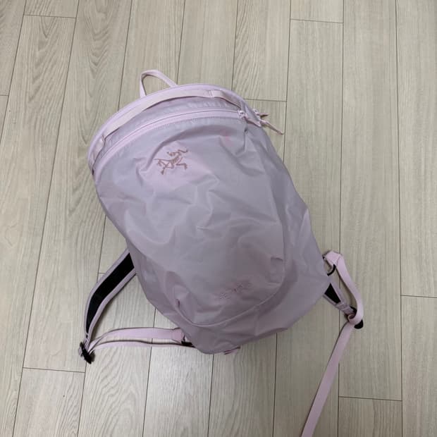 아크테릭스 헬리아드15 백팩 핑크 글로우