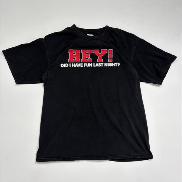 00s Hey Tee (black)
