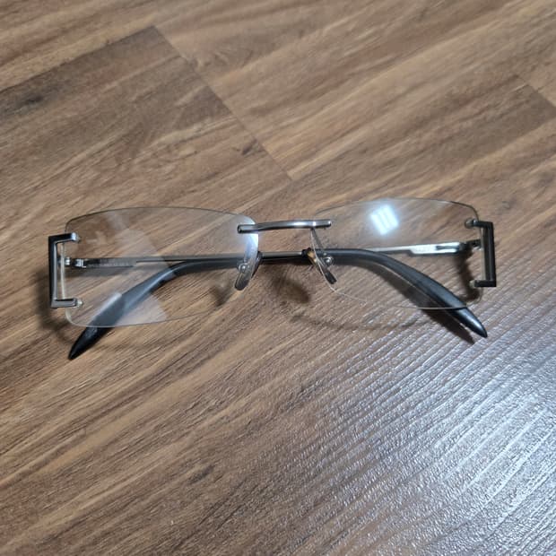 Exte 긱시크 스퀘어 무테 안경