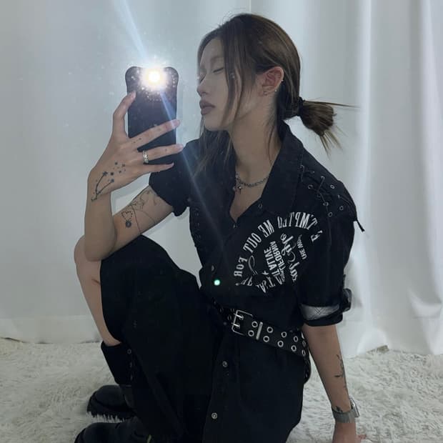 블랙 헤리티지 유틸리티 스트랩 디테일 셔츠