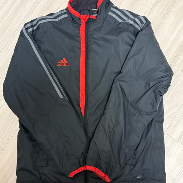 아디다스 경량 바람막이