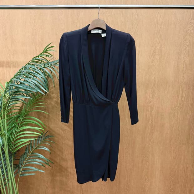 소니아 리키엘 딥 브이넥 미디 원피스 랩 스타일 허리 셔링 디테일 블랙