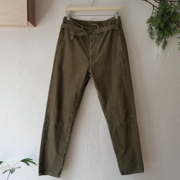 캐피탈 벨티드 팬츠