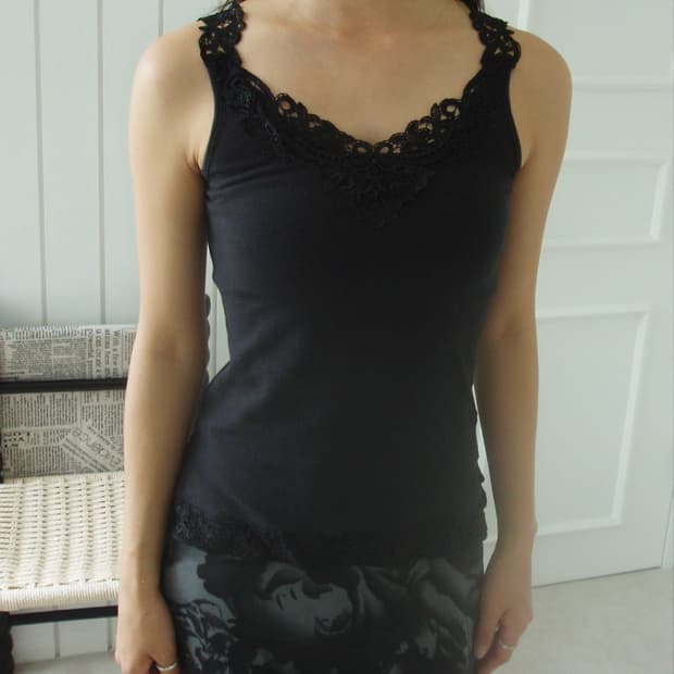 Black lace sleeveless
