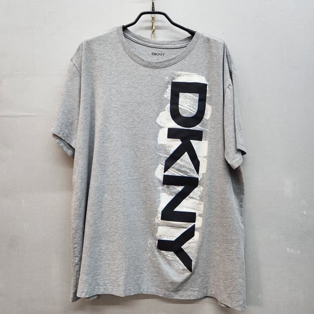 DKNY 빅 로고 프린팅 반팔티 XL