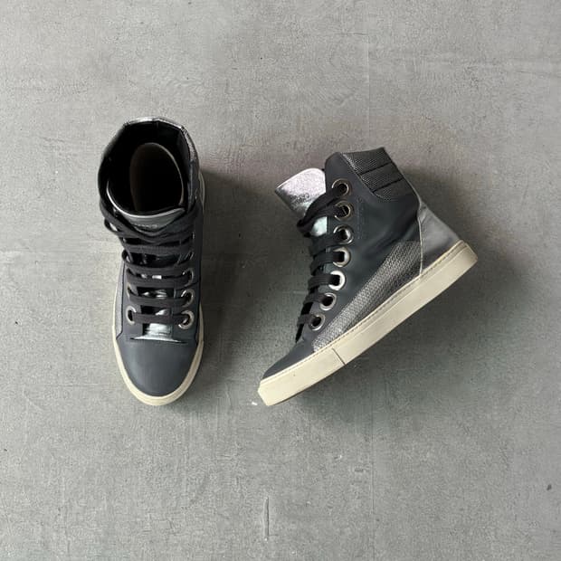 라프시몬스 콘트라스트 하이탑