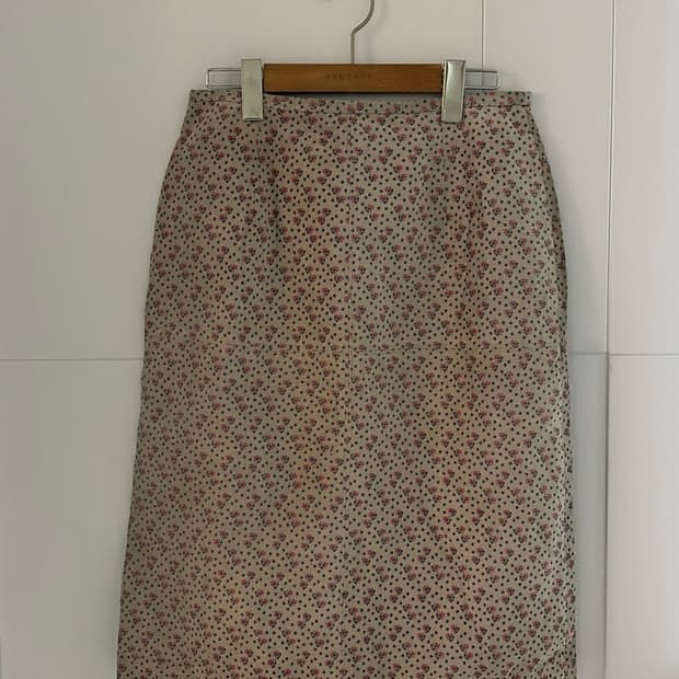 일본브랜드 꽃무늬 연두색 가죽치마  27