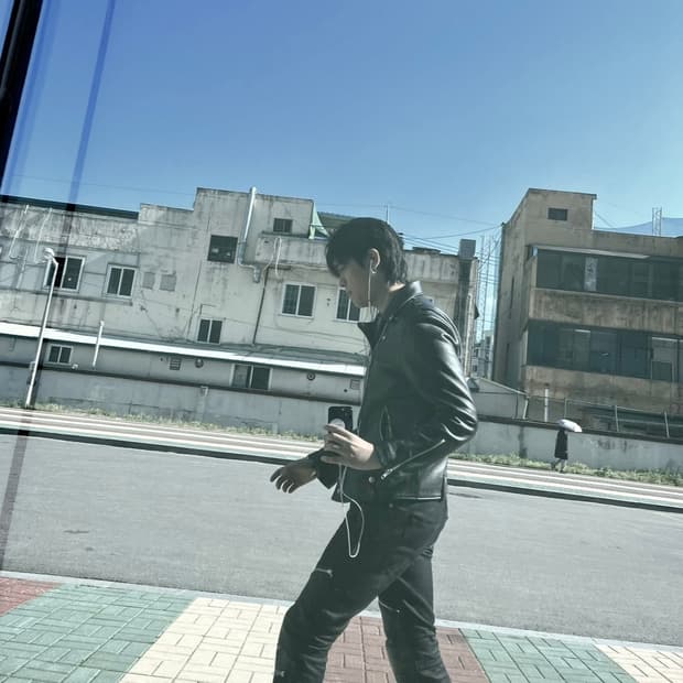 에디기 생로랑 16ss 레더 패널 진 판매합니다