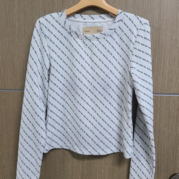 마뗑킴 로고 패턴 기능성 긴팔티 