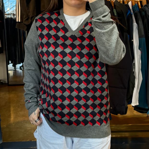 타미힐피거 체크 브이넥 니트