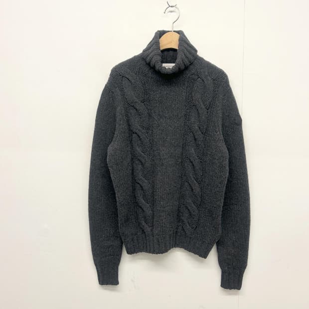 몽클레어 캐시미어 케이블 니트 목폴라