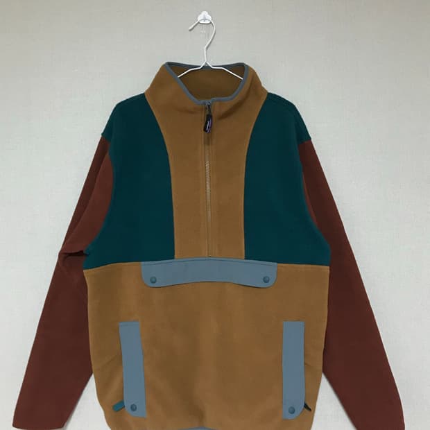 파타고니아 신칠라 플리스 아노락 베어 브라운