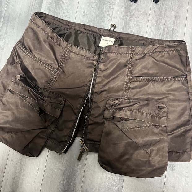 마뗑킴 레이어드 스터드 카고 스커트