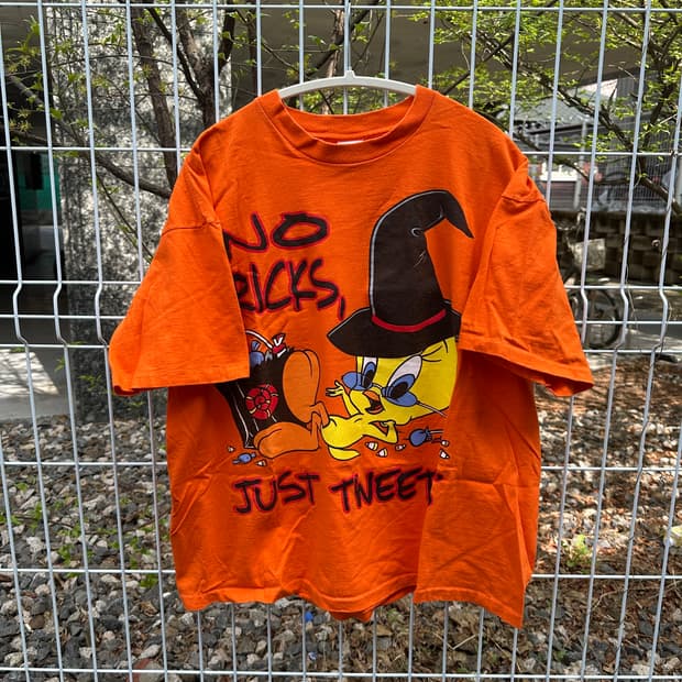 97 looney tunes tweety halloween t shirt