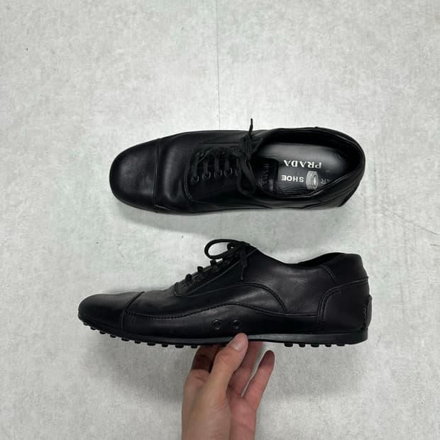 프라다 레더 카슈 