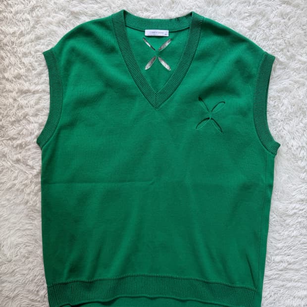 liberclassy 그린 컷아웃 니트 조끼 100