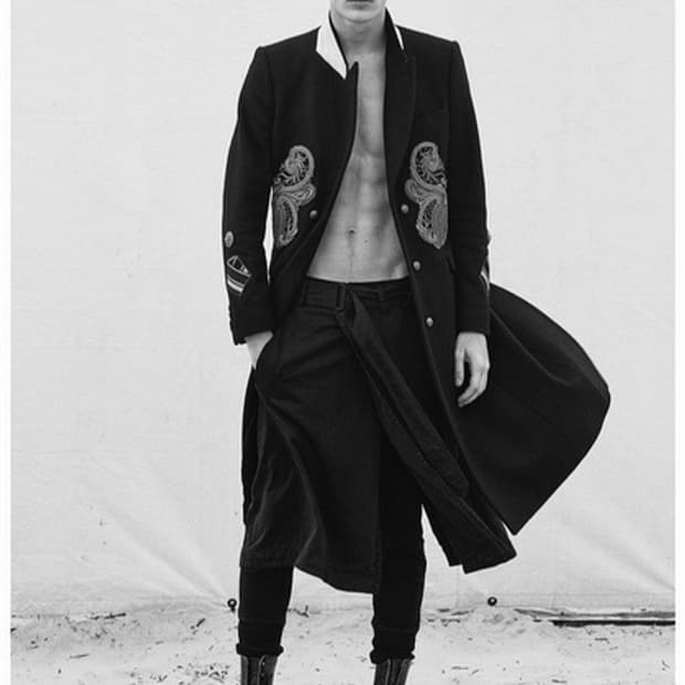 드리스 반 노튼 비즈자수 롱코트