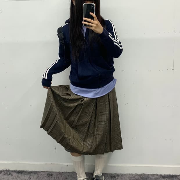 체크 미디 스커트