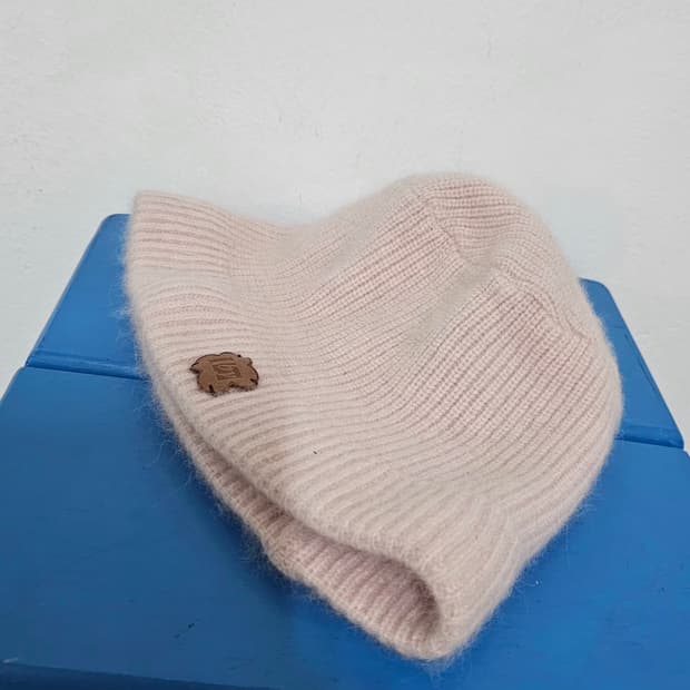 Ines by 일본산 양모 앙고라 연핑크 비니  상태좋음