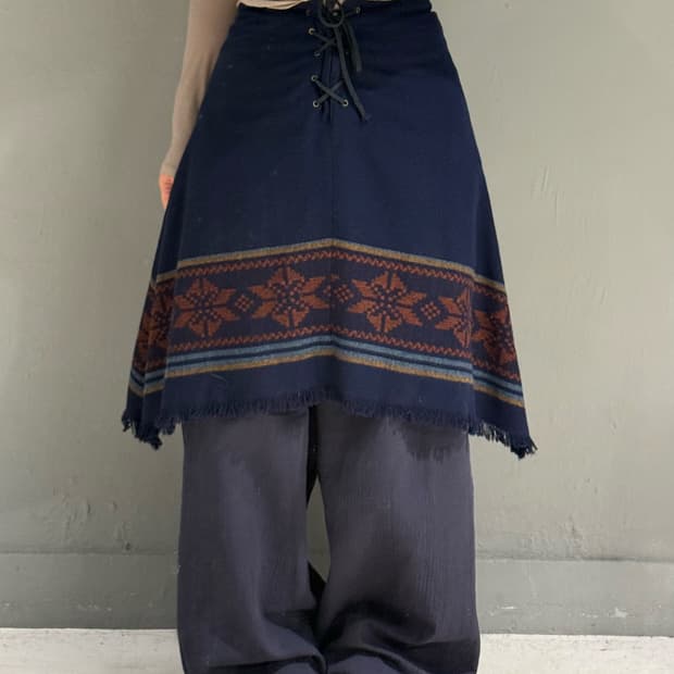 snow pattern eyelet detail unbalance sk