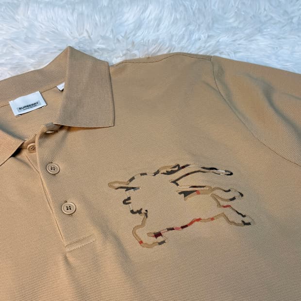 버버리 EKD 홀스 자수 카라티 (XL)