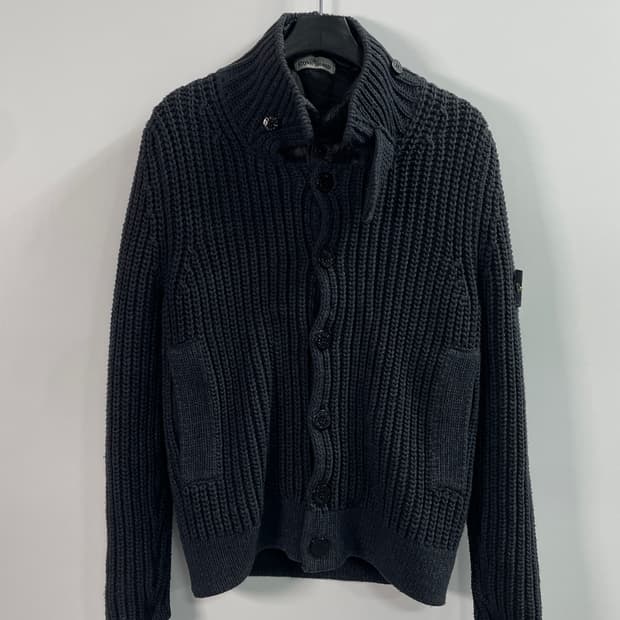 21FW 스톤아일랜드 와펜 레이어드 내피 가디건 (on.147)