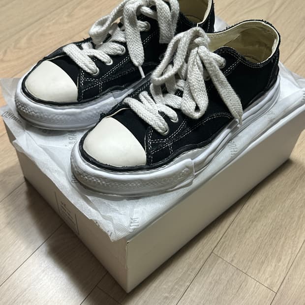메종 미하라 야스히로 피터슨 OG 솔 캔버스 로우 스니커즈 블랙