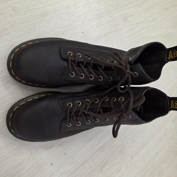 닥터마틴  다크브라운 UK6 (250mm)