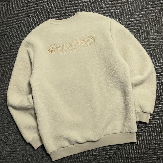 디스커버리 포켓 디테일 플리스 맨투맨 아이보리y 5352