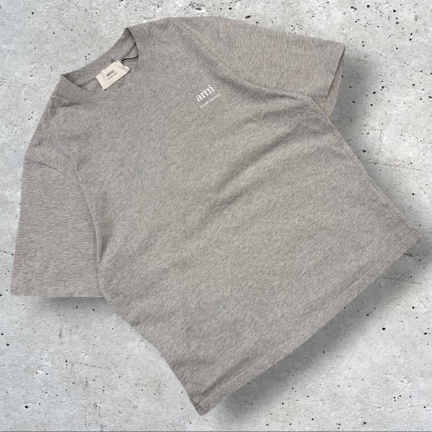 [S] 아미 알렉산드로 마티우시 스몰 로고 반팔 티셔츠 그레이 B315