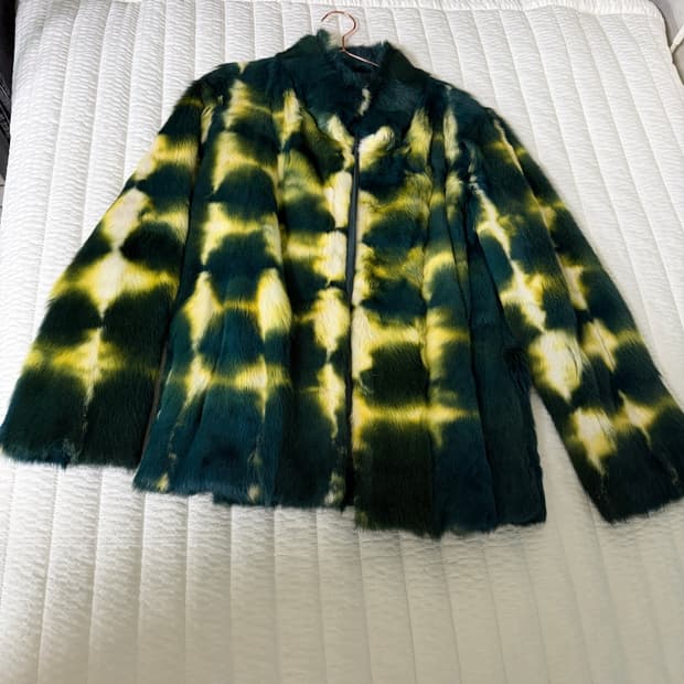 MEUCCI   ITALY GREEN NEON FUR JACKET
