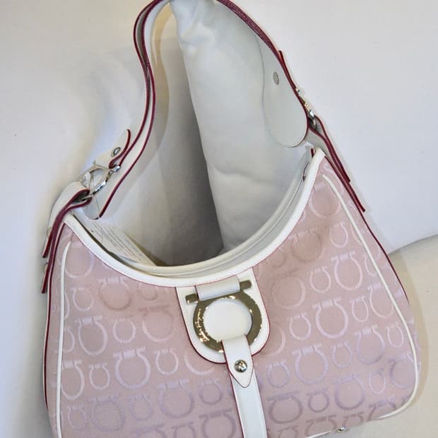 페라가모 간치니 캔버스 핑크 호보백(정품)