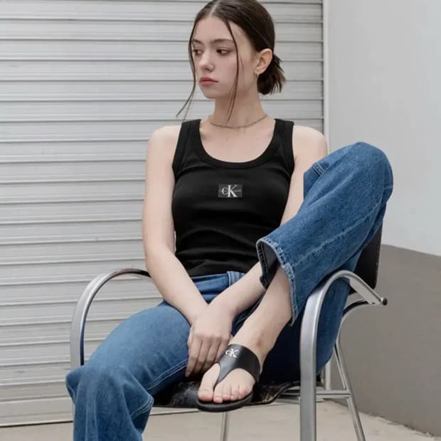 캘빈 클라인 진 여성 우븐 라벨 립 탱크 (블랙, S, J225580)