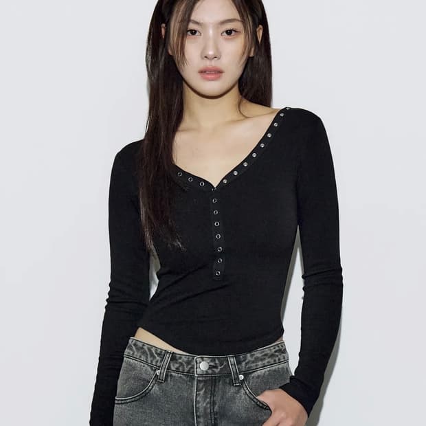 헬레네파리스 스냅 넥라인 롱슬리브