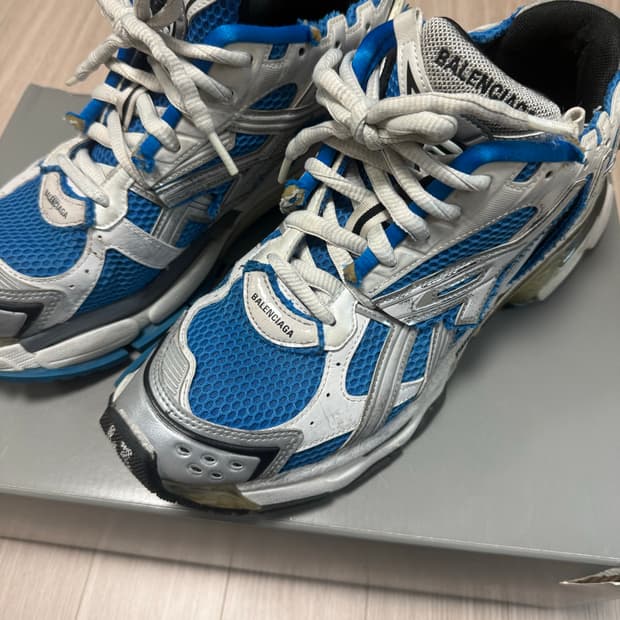 발렌시아가 러너 43사이즈 판매합니다