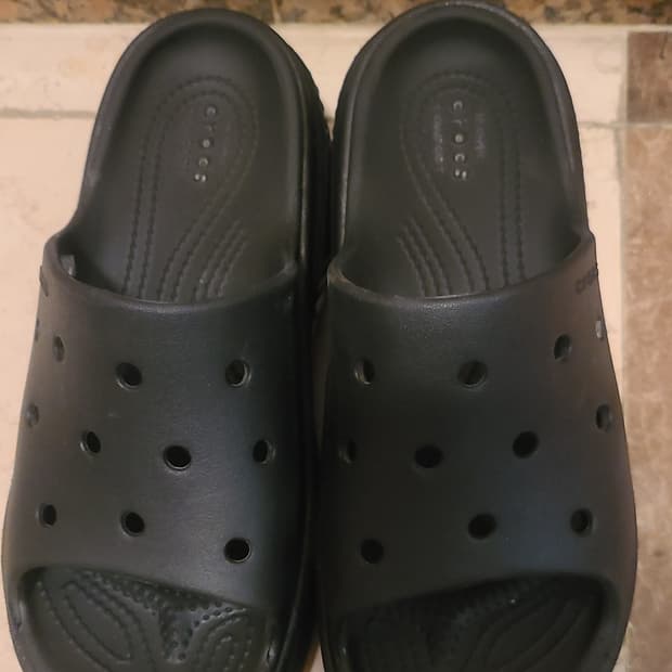크록스 클래식 플랫폼 스톰프 슬라이드 블랙 240