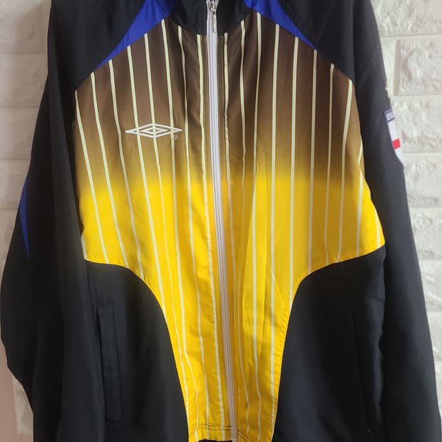 엄브로 잉글랜드 바람막이 100-105